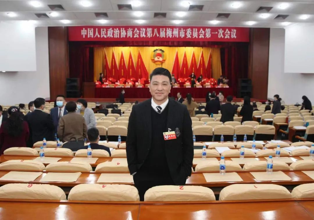Flying Cloud Chairman Liu Yuhou was elected as a member of the Standing Committee of the 13th Committee of the Guangdong Provincial Committee of the Chinese People's Political Consultative Conference